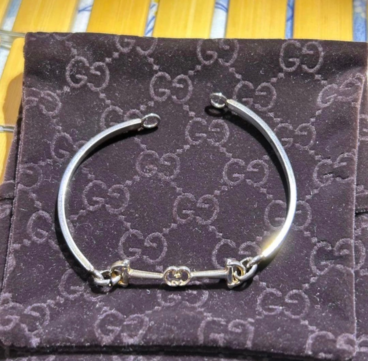 GUCCIグッチ ホースビット ゴールドカラー ブレスレット バングル