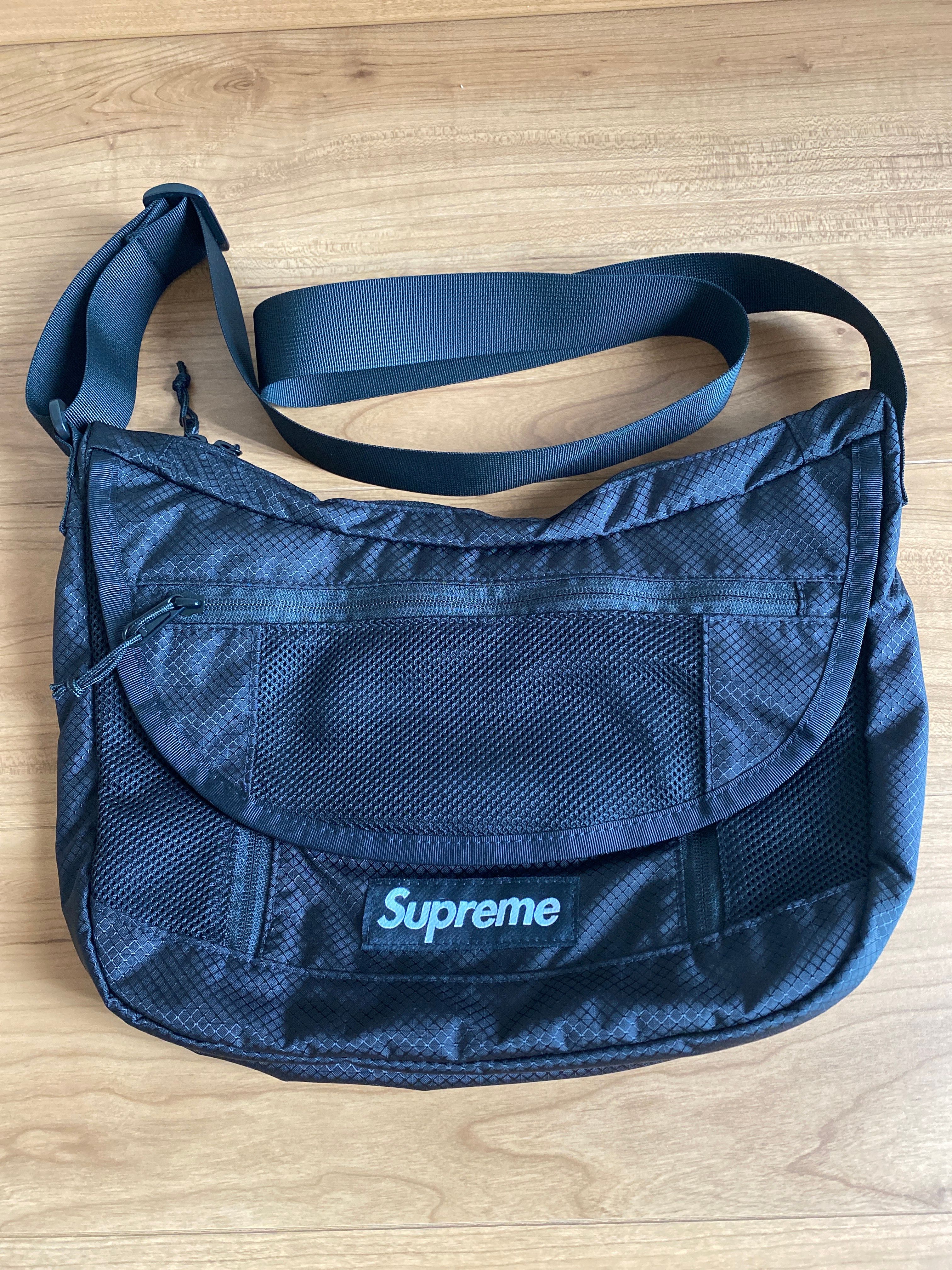 Supreme 2022ss Small Messenger Bag "Black"