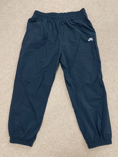 nike sb トラックパンツ 黒