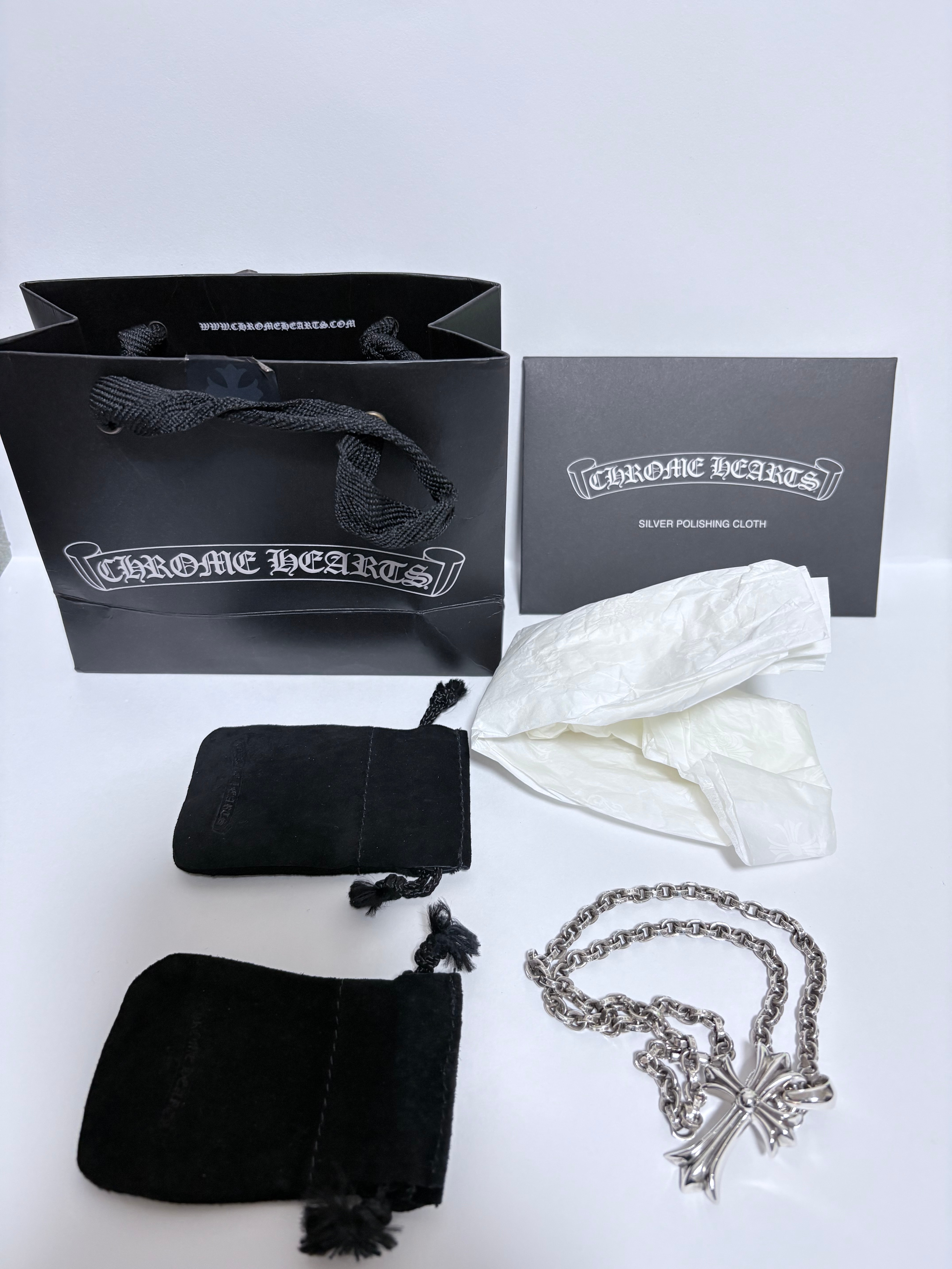 クロムハーツ CH クロス ペンダント スモール ウィズ プレーンベイル "シルバー"