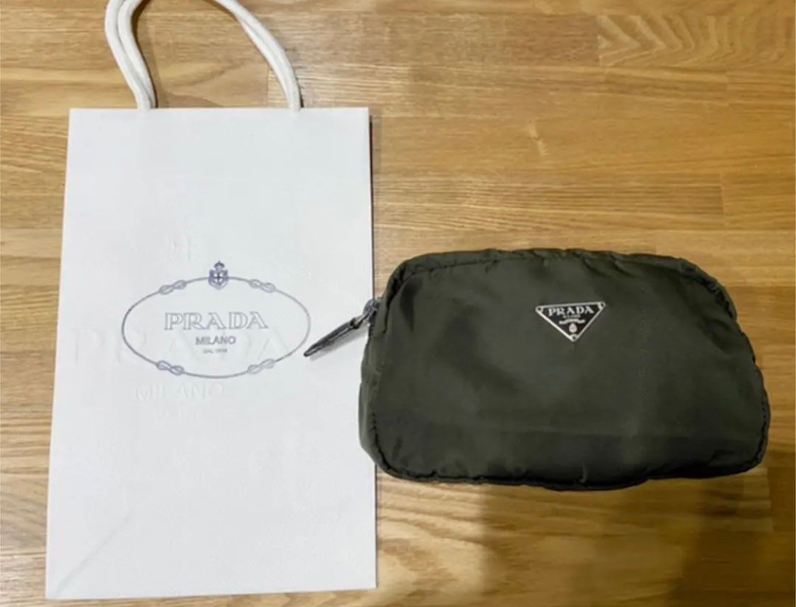 正規品 PRADA プラダ ポーチ バッグ 化粧ポーチ 小物入れ