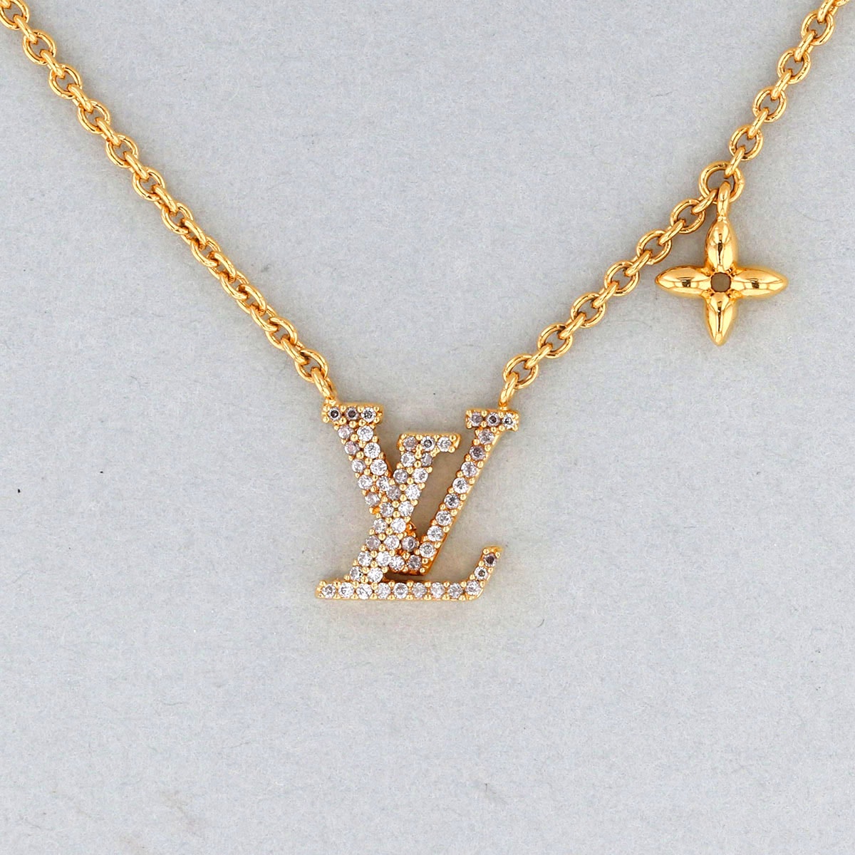 LOUIS VUITTON ルイ・ヴィトン ネックレスLVアイコニック ネックレス M00596 真鍮 ゴールド  レディース【中古】