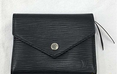 Louis Vuitton Victorine Wallet Epi "Noir"