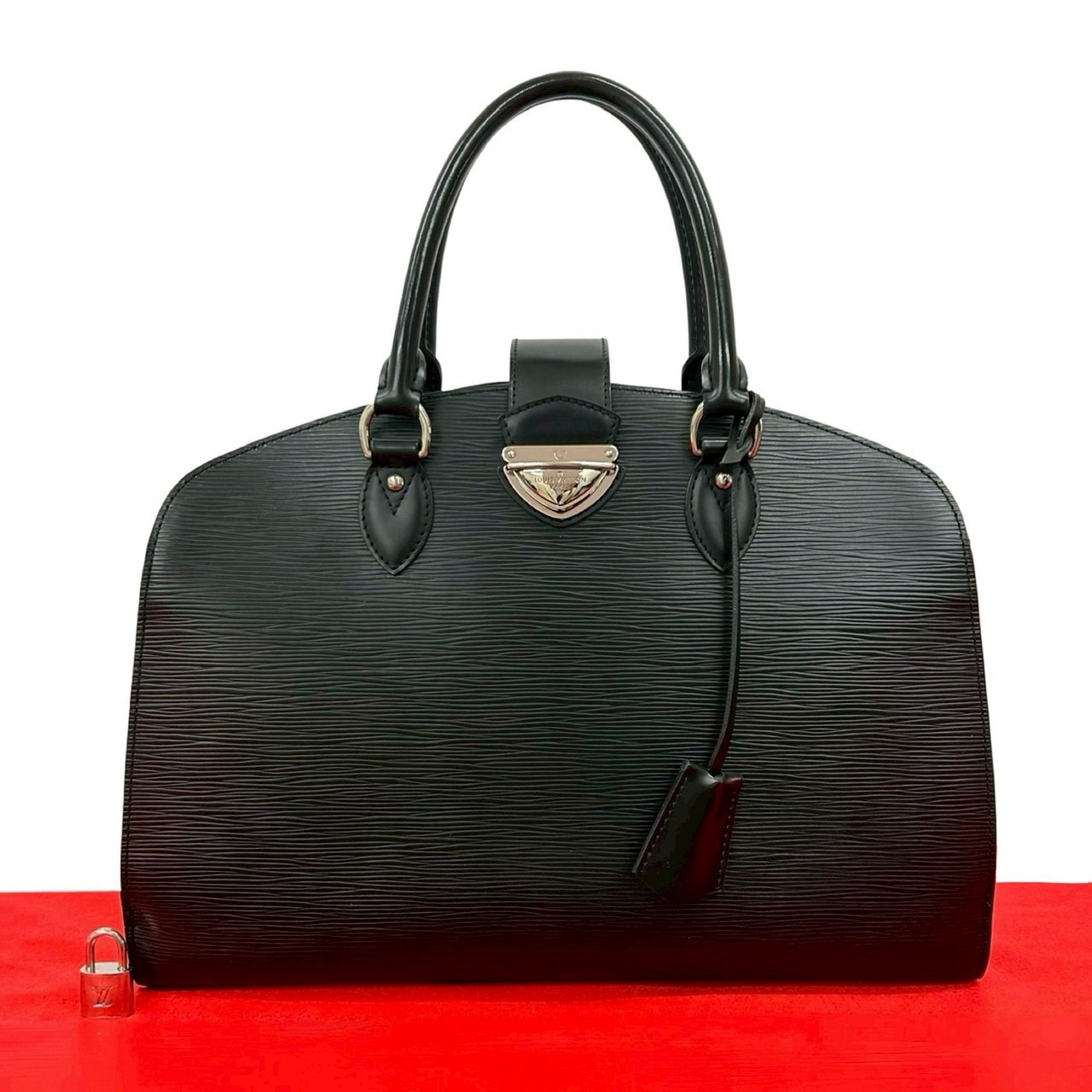 LOUIS VUITTON ルイヴィトン ポンヌフ GM エピレザー ハンドバッグ ブラック
 22329