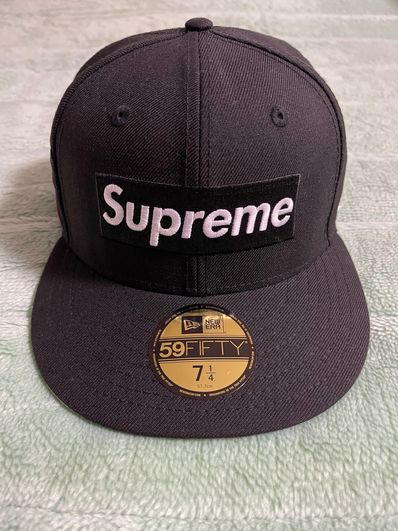 Supreme World Famous Box Logo New Era® "Black"