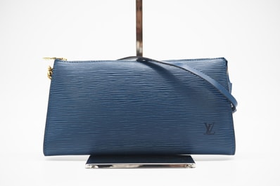 LOUIS VUITTON ルイ・ヴィトン エピ アクセソワール M52945 ポーチ ブルー コーティングキャンバス レディース