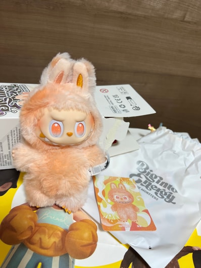 POP MART THE MONSTERS (LABUBU) Big into Energy Series Plush Pendant HAPPINESS