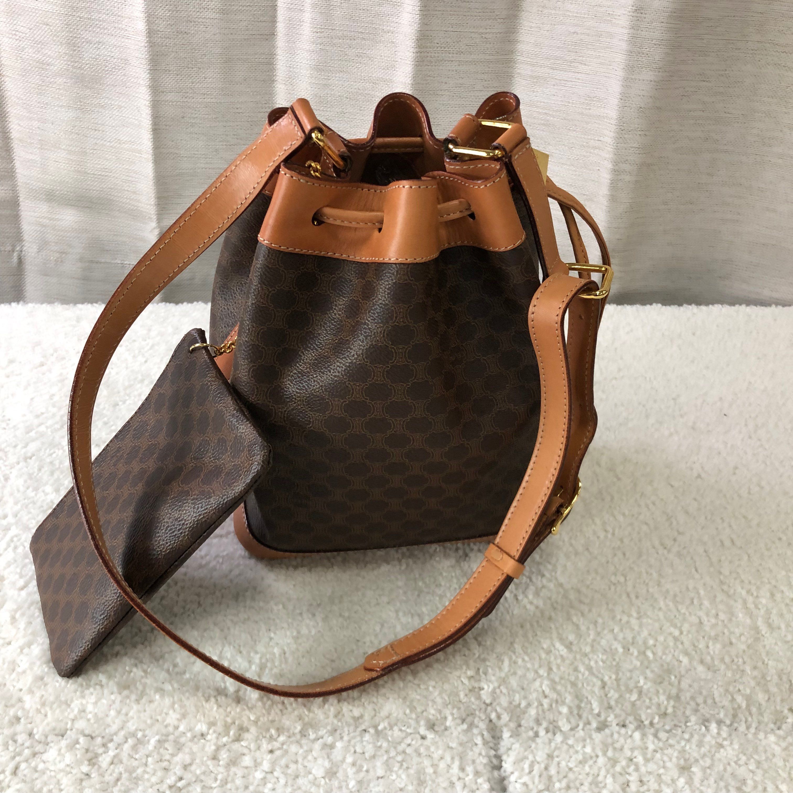 セリーヌ ショルダーバッグ マガダム