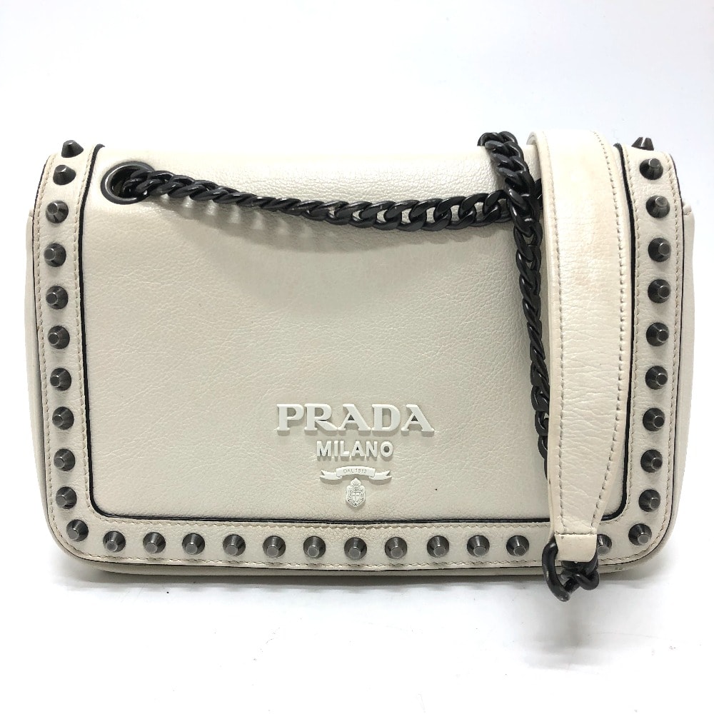 プラダ PRADA チェーンショルダー 1BD147 ロゴ スタッズ カバン 2WAY ショルダーバッグ レザー ホワイト