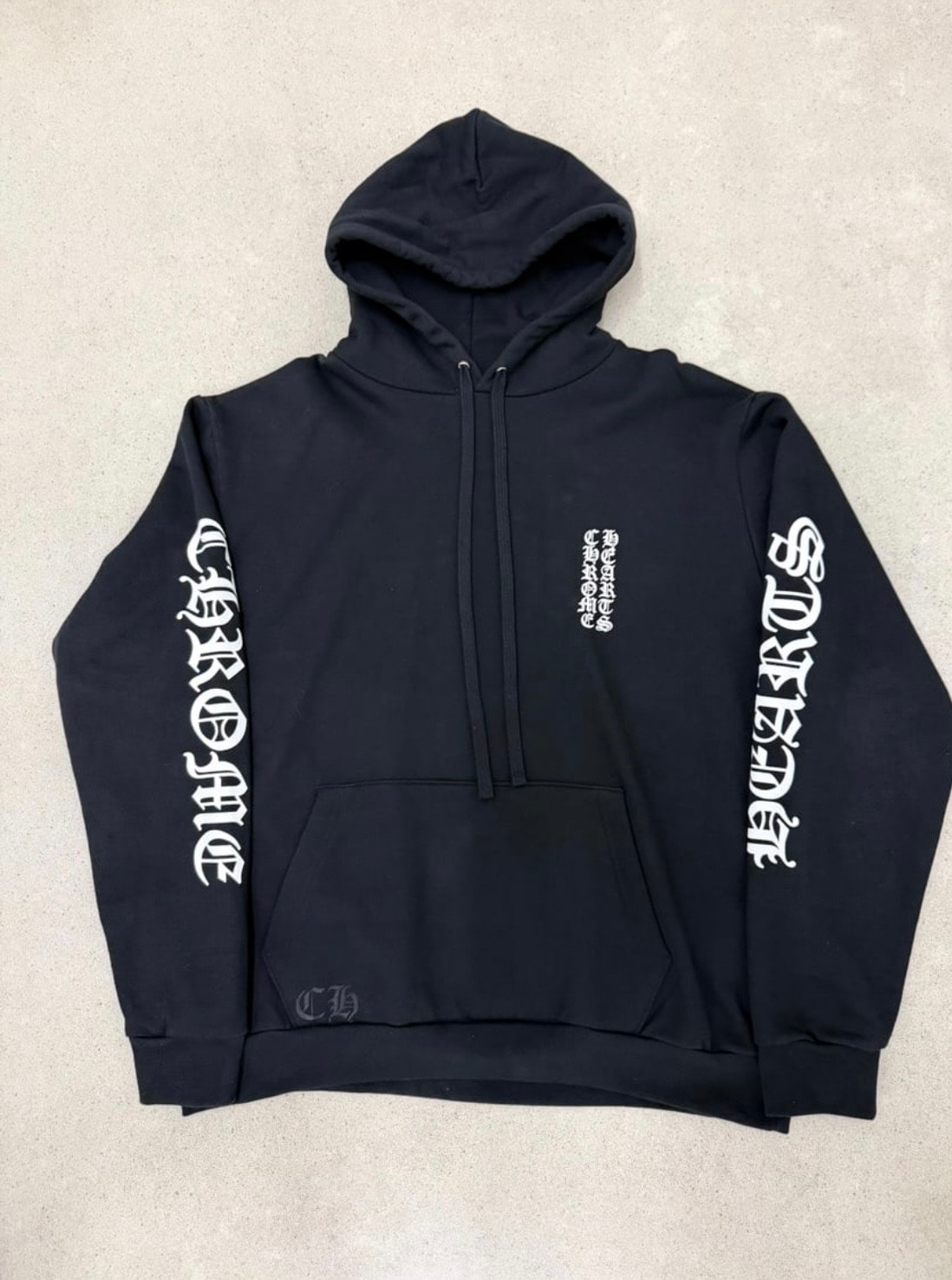クロム ハーツ バーティカル ロゴ フーディー "ブラック"