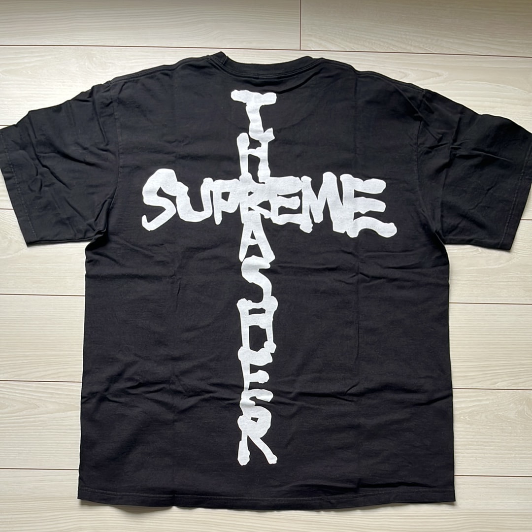 シュプリーム x スラッシャー クロス Tシャツ "ブラック"
