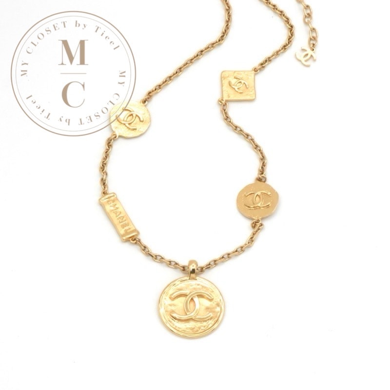 シャネル CHANEL ネックレス ペンダント チョーカー ゴールド ココマーク ロゴ プレート 24AW