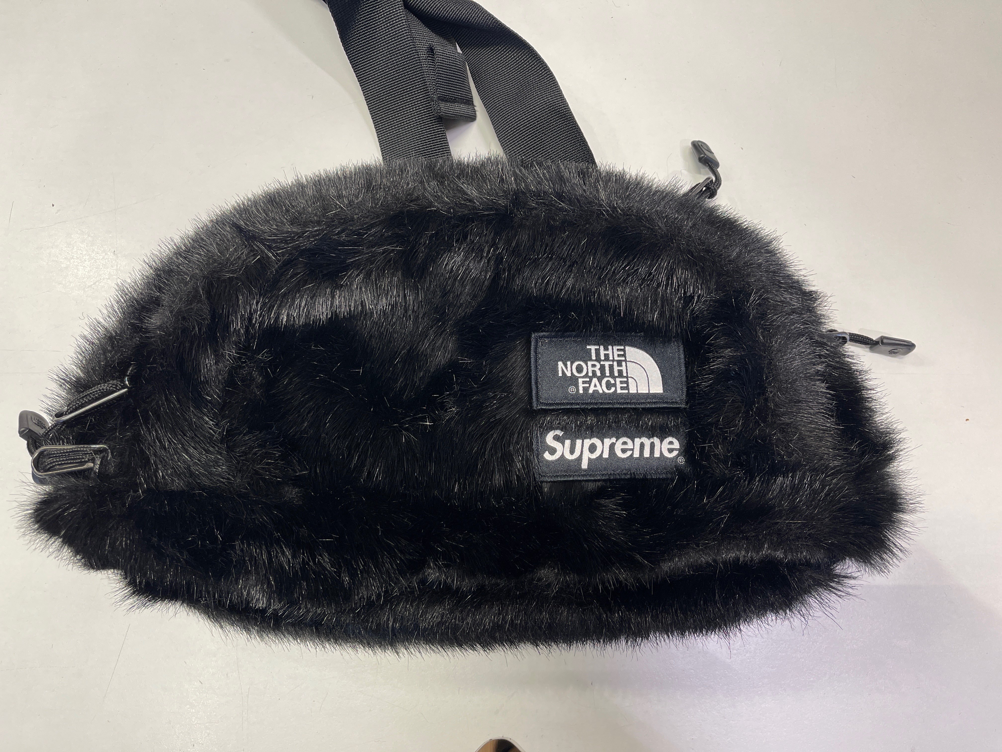 Supreme x The North Face Faux Fur Waist Bag "Black" NM82093I / NF0A5G87