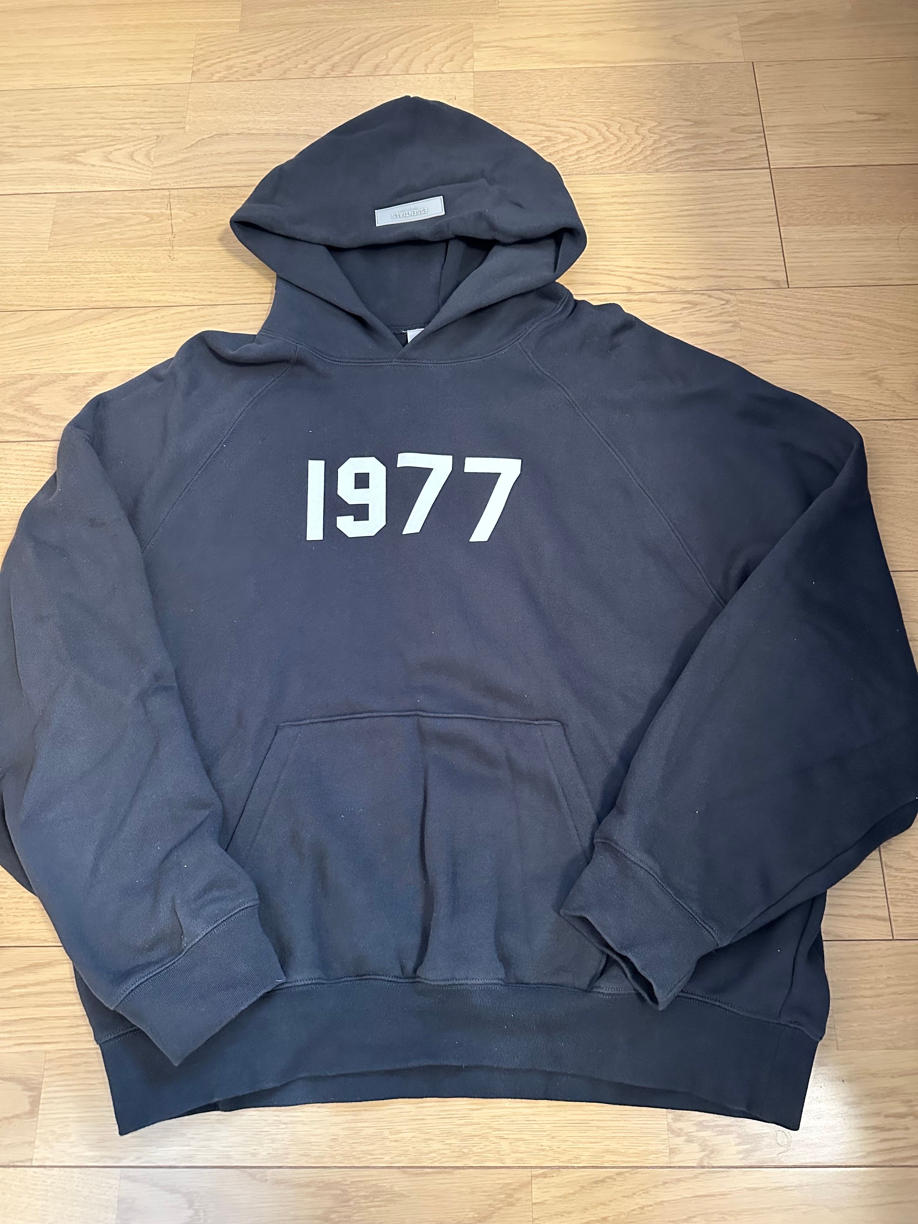 ESSENTIALS 1977 パーカー