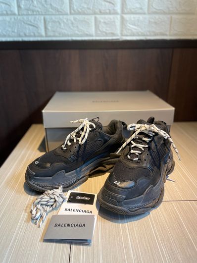 BALENCIAGA TRIPLE S CLEAR SOLE "BLACK