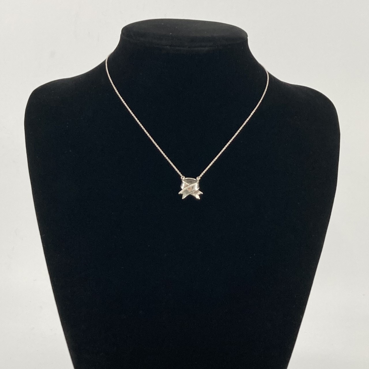 TIFFANY&Co.(ティファニー) ヴィンテージクロスリボン Ag925 ネックレス 3.78g シルバー