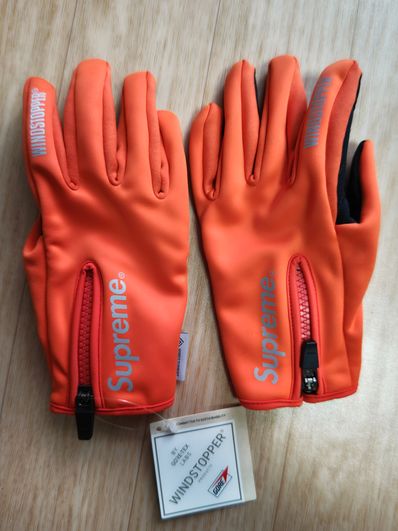 Supreme WINDSTOPPER Zip Gloves "Orange" (24FW)