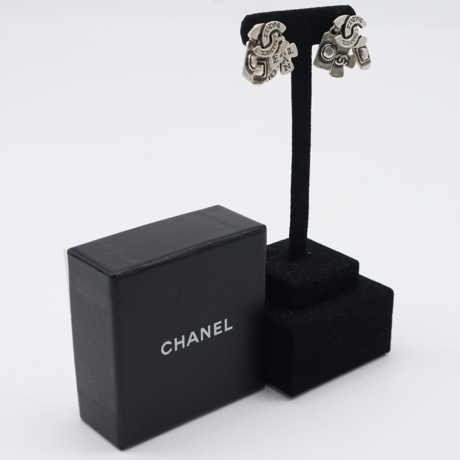 CHANEL シャネル ココマーク チャームピアス SP - ピアス シルバー SP レディース