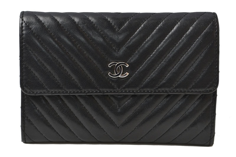 シャネル 財布/二つ折 CHANEL ミディアム/折財布 シェブロン/Vステッチ ブラック【中古】