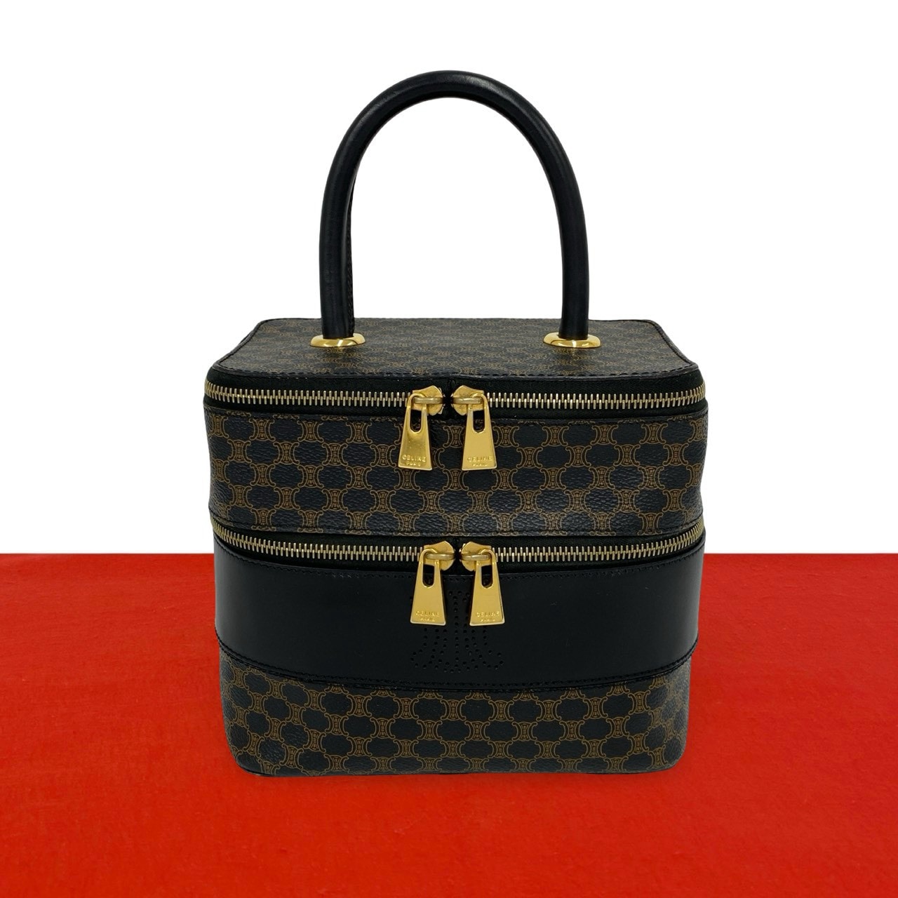 CELINE セリーヌ マカダム ブラゾン 柄 トリオンフ レザー PVC ハンドバッグ ブラウン
34728