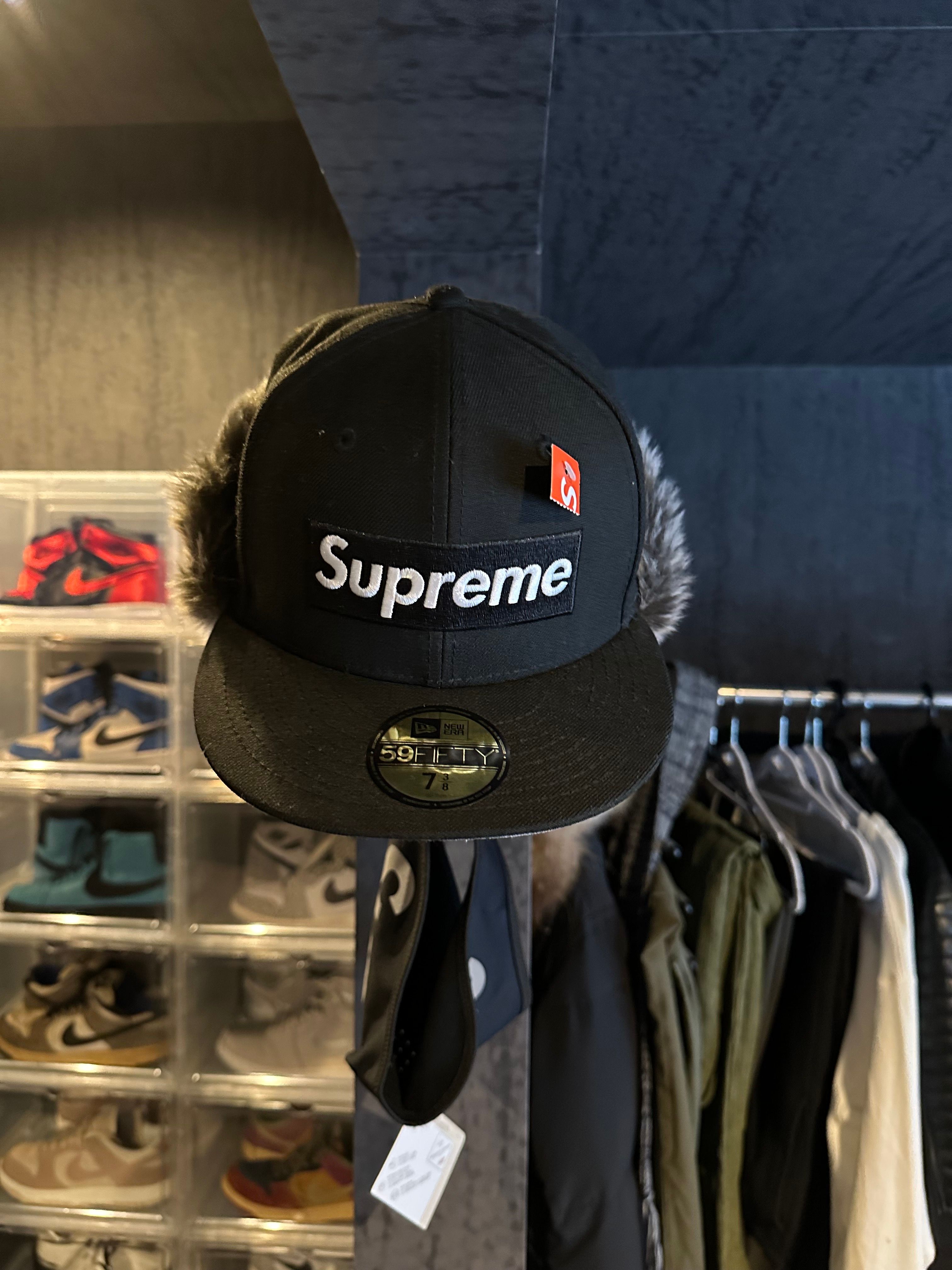 Supreme Earflap New Era® "Black"