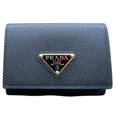 PRADA 展示品級 プラダ トライアングルロゴ 三つ折り財布 1MH042 サフィアーノ レザー ブラック 三角プレート ロゴプレート コンパクトウォレット ミニ 美品 SAランク 鑑定済 中古 プラダ財布