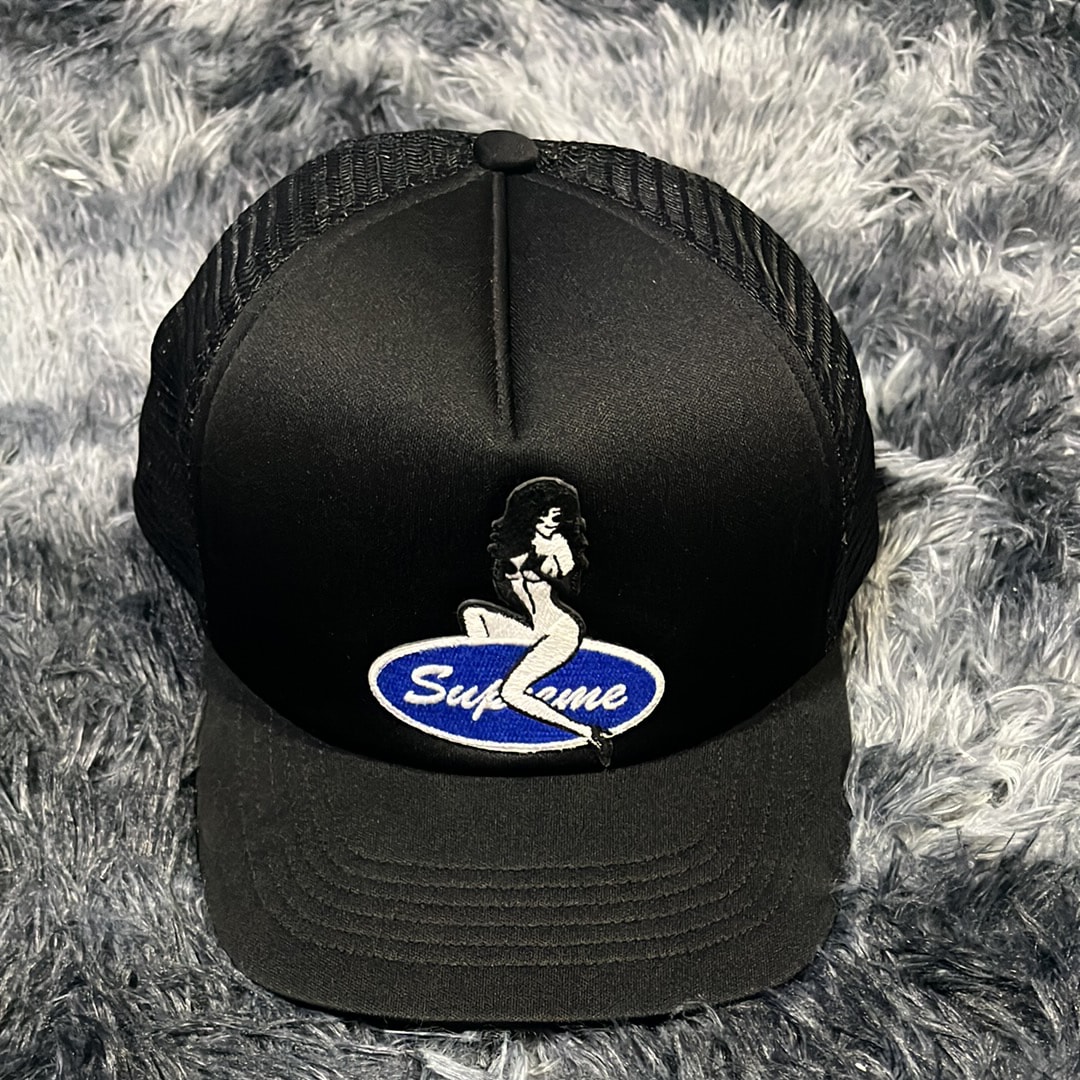 Supreme Pin Up Mesh Back 5-Panel "Black"