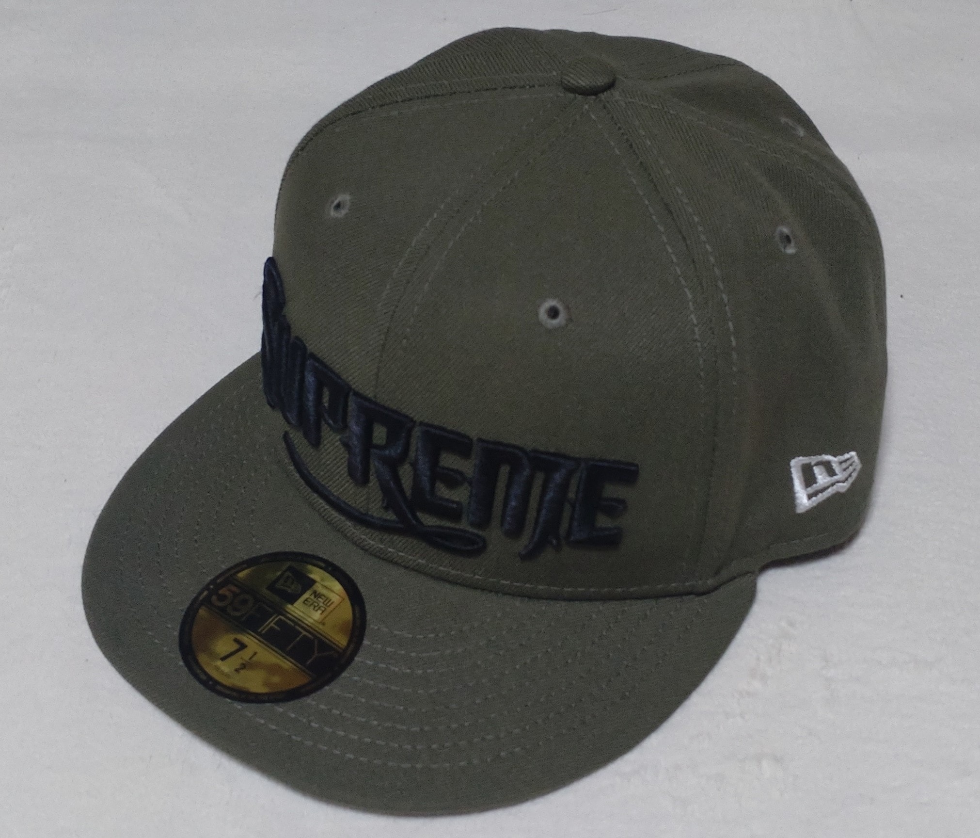 Supreme Mister Cartoon New Era "Olive"