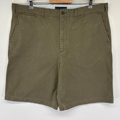 古着 トミーヒルフィガー TOMMY HILFIGER ショートパンツ チノパン ハーフ 短パン ワンポイントロゴ w40 カーキ系 メンズ