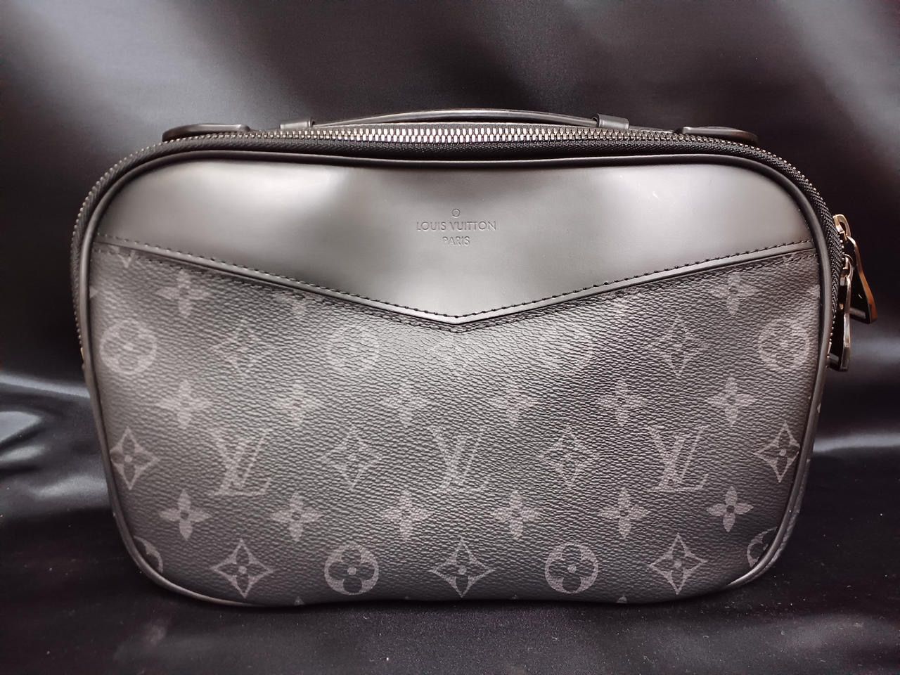 Louis Vuitton Bumbag Monogram Eclipse
