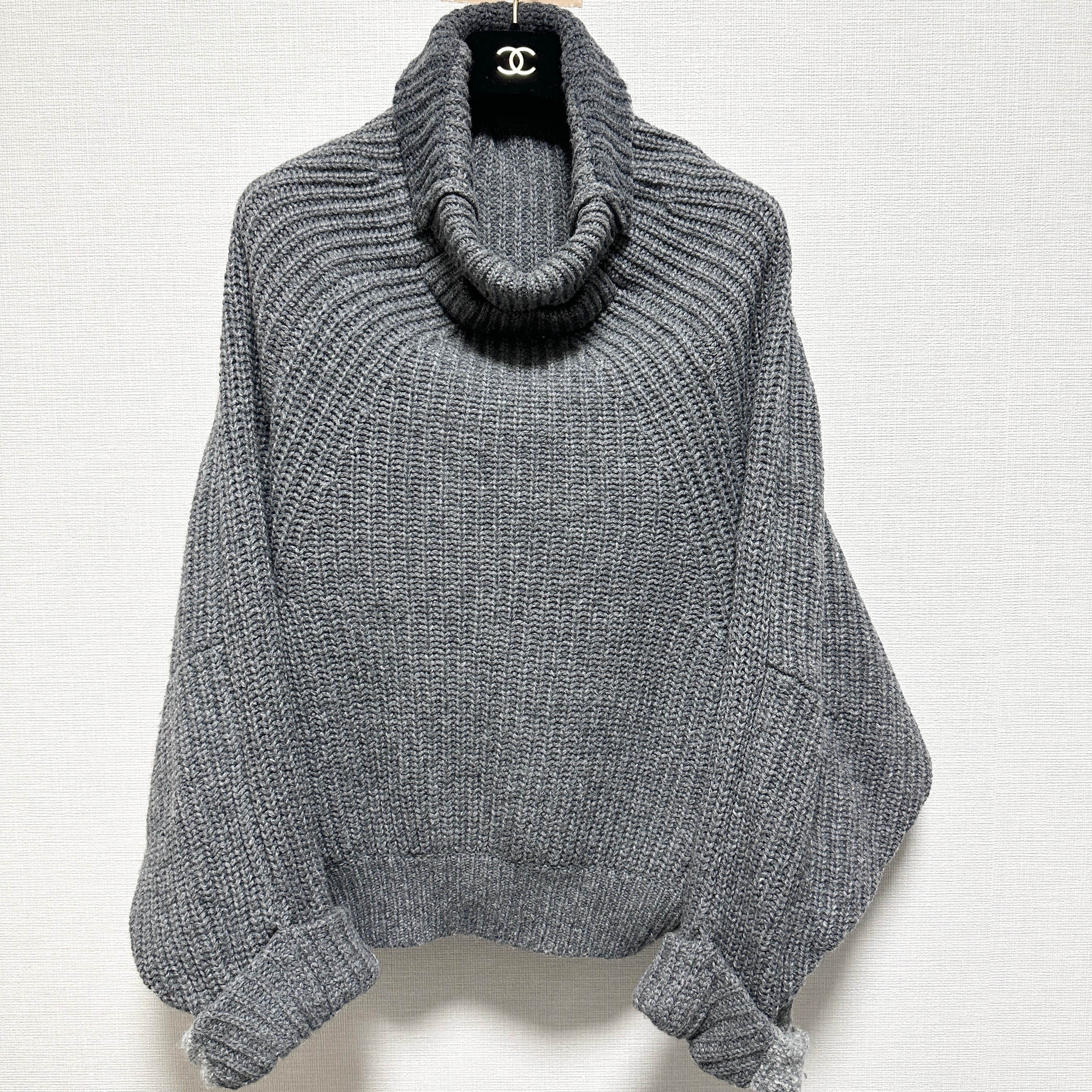 toga pulla リブニットプルオーバー ニット トーガ sacai mm6 toga kolor hyke marni clane maison margielaワンピース ブルゾン パーカー