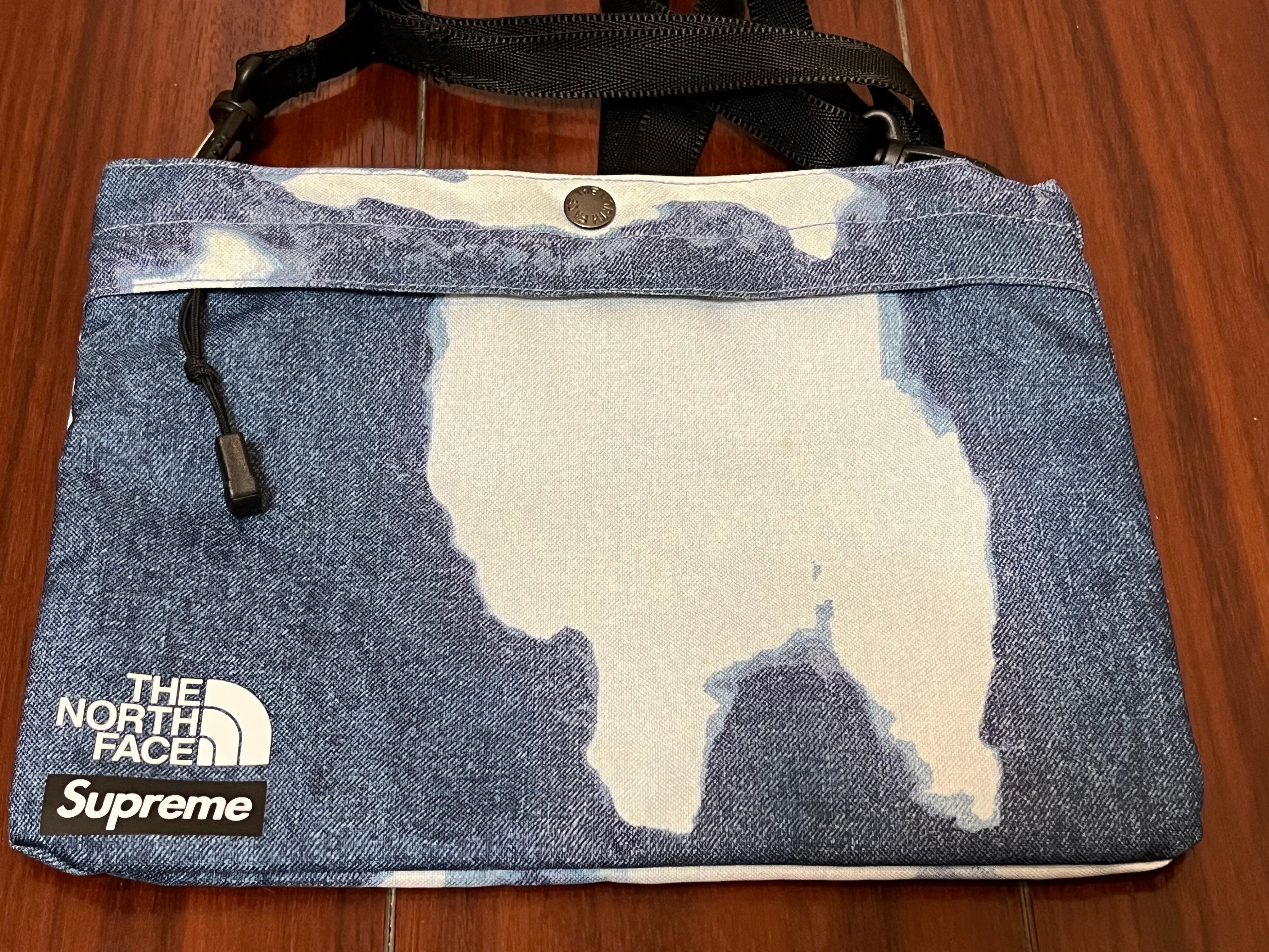 Supreme x The North Face Bleached Denim Print Shoulder Bag "Indigo"