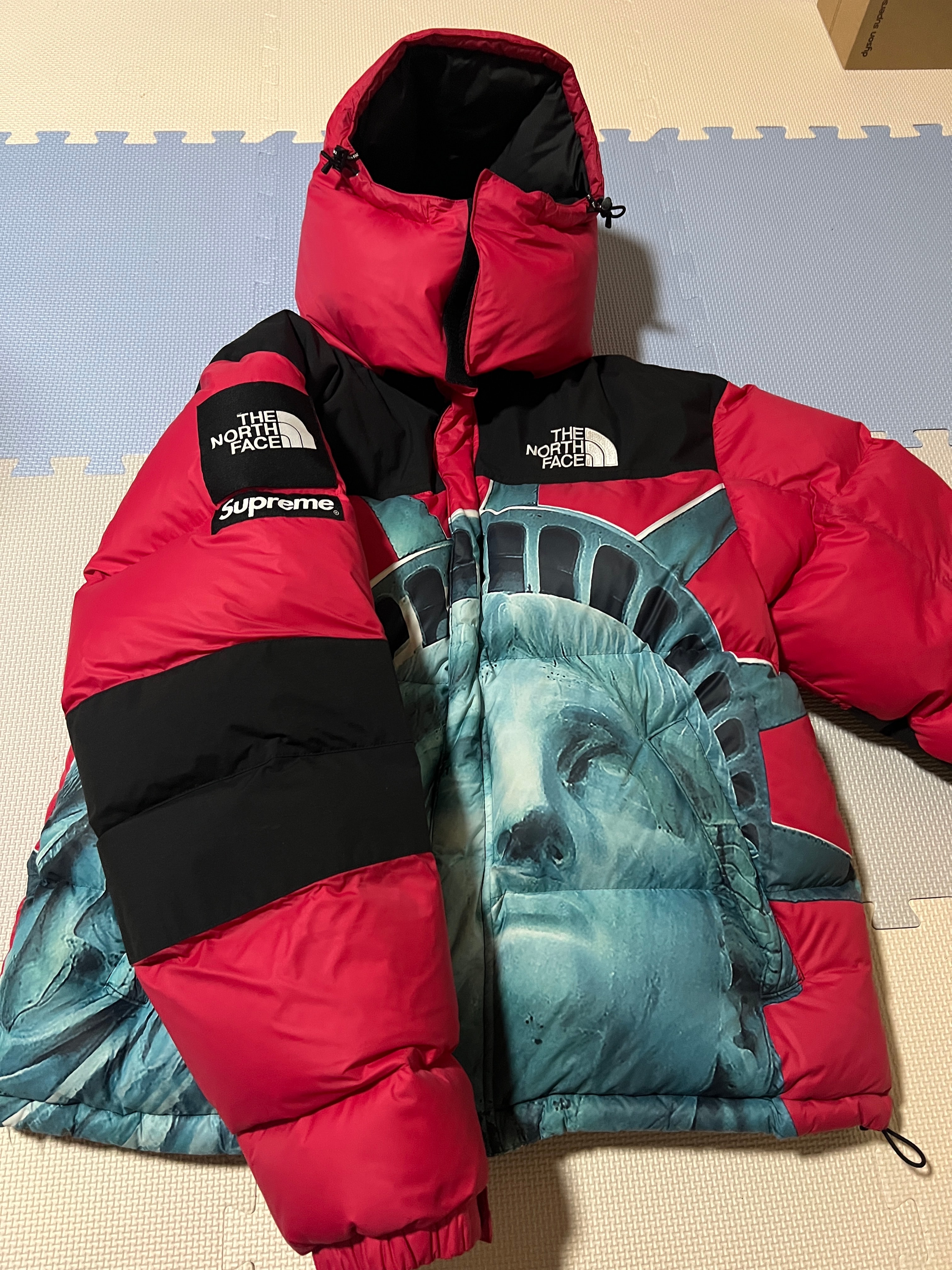 Supreme x The North Face Statue of Liberty Baltoro Jacket "Red"