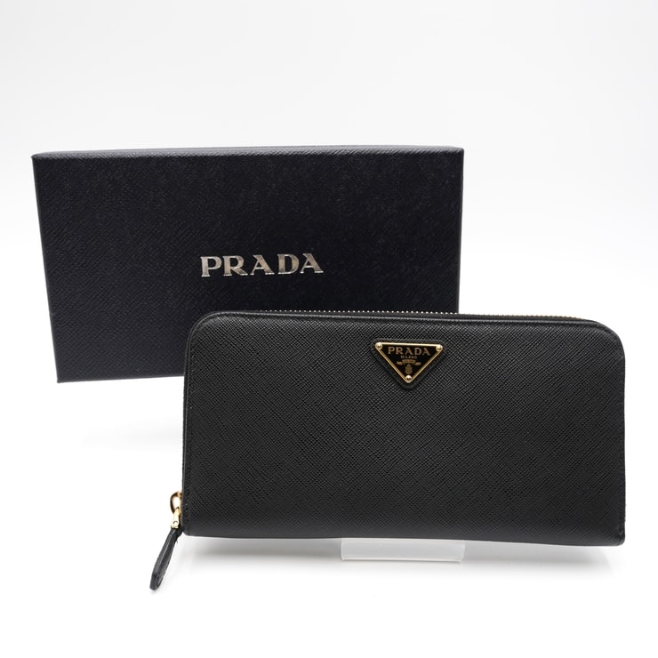 PRADA(プラダ)サフィアーノトライアングル ジップアラウンド長財布 ブラック レザー ゴールド金具 レディース【中古】