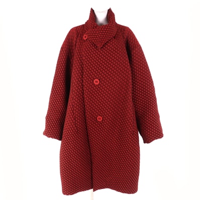 極美品 イッセイミヤケ
コート 3Dスチームストレッチ バブルコート レッドブラウン系 レディース 2 IM94FA501