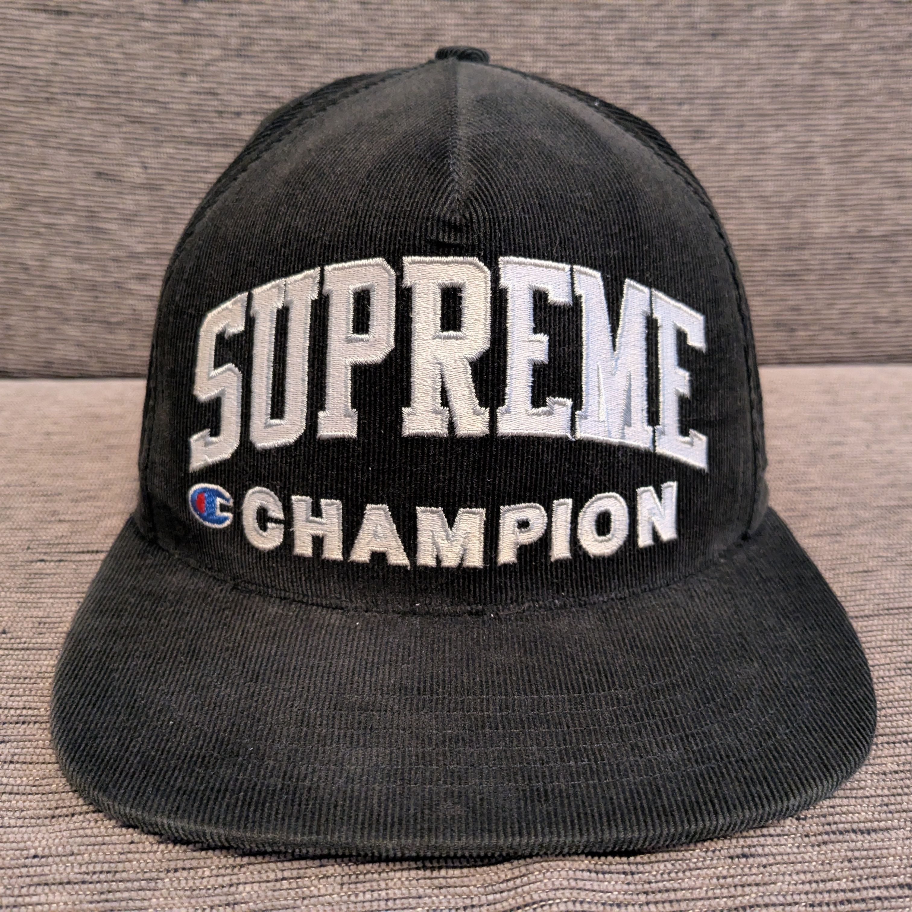 Supreme Champion 5-Panel "Black"