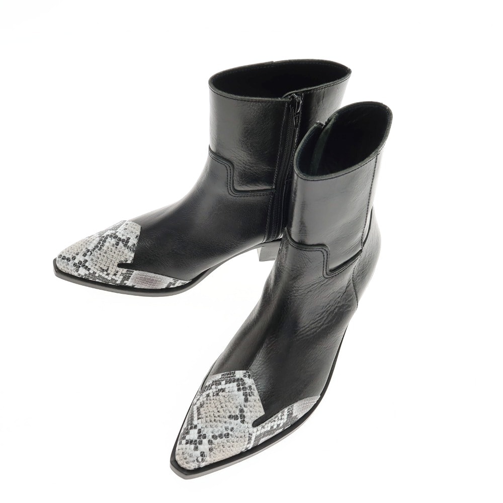 【中古】【未使用】ジュンヤワタナベ JUNYA WATANABE JPK104001 2025年秋冬 レザー ブーツ ブラック【サイズUS7】【レディース】