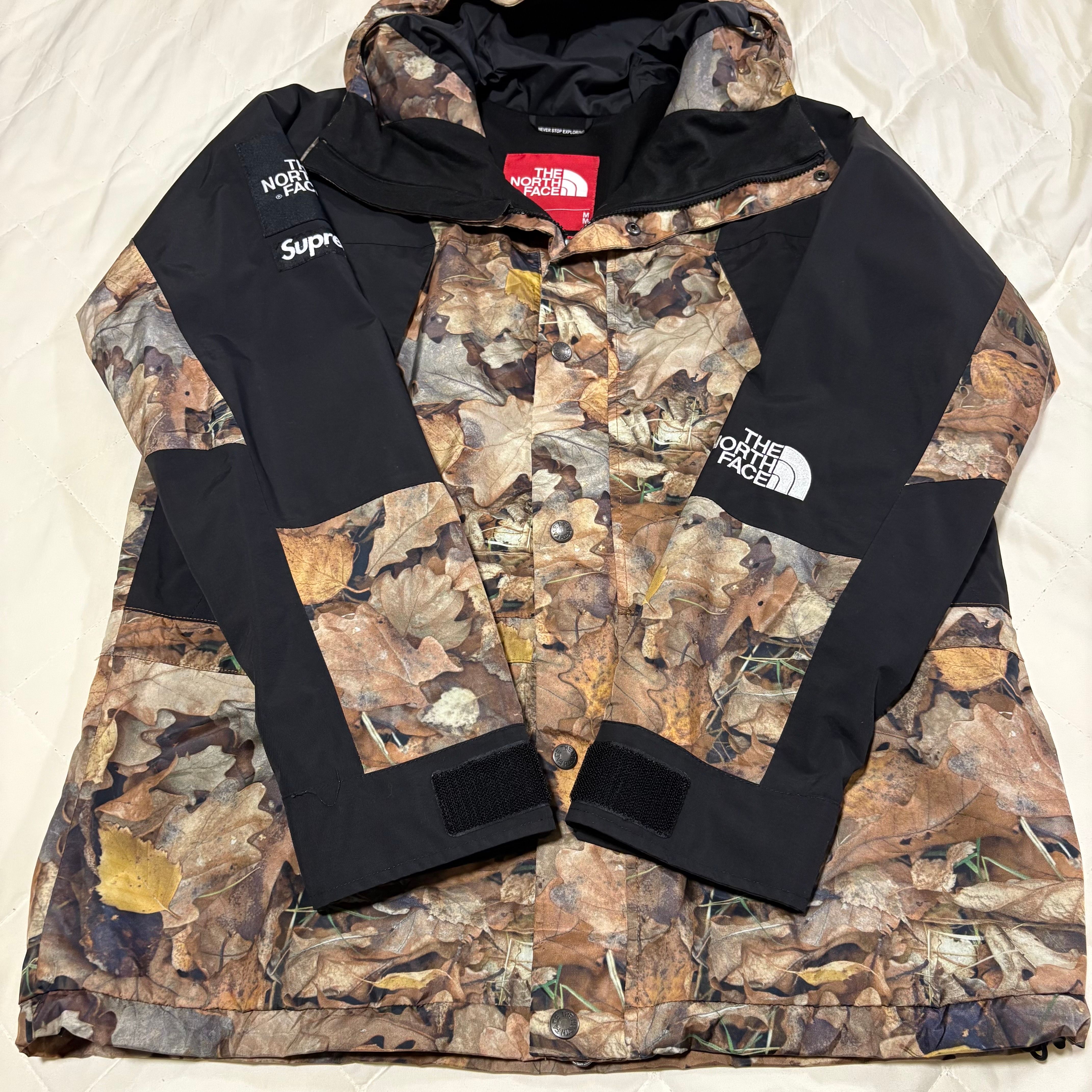 Supreme x The North Face Leaves Mountain Light Jacket "Leaves"