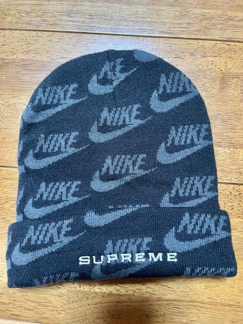 Supreme / Nike® Jacquard Logos Beanie "Black"