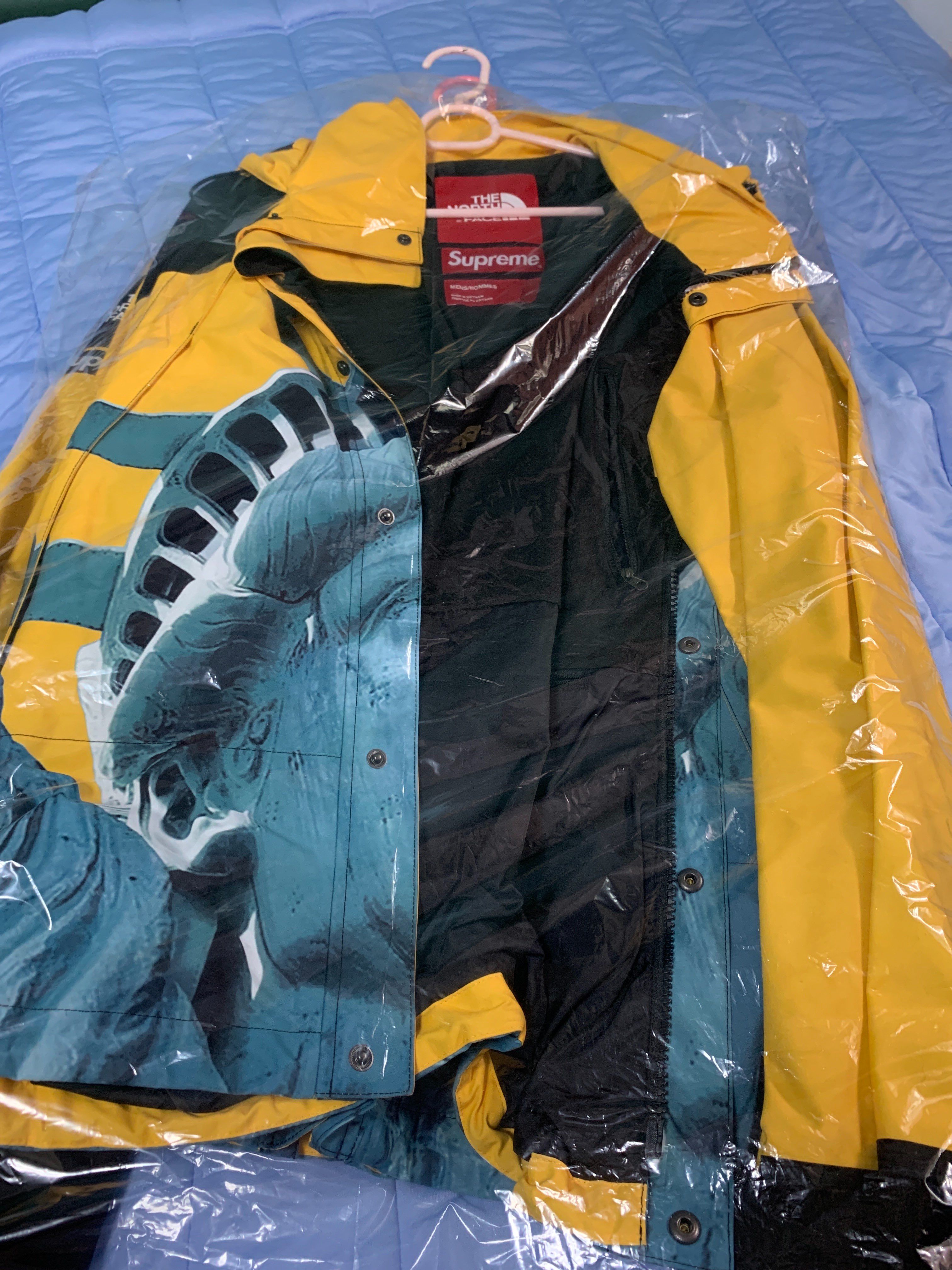 Supreme x The North Face Statue of Liberty Mountain Jacket "Yellow"
