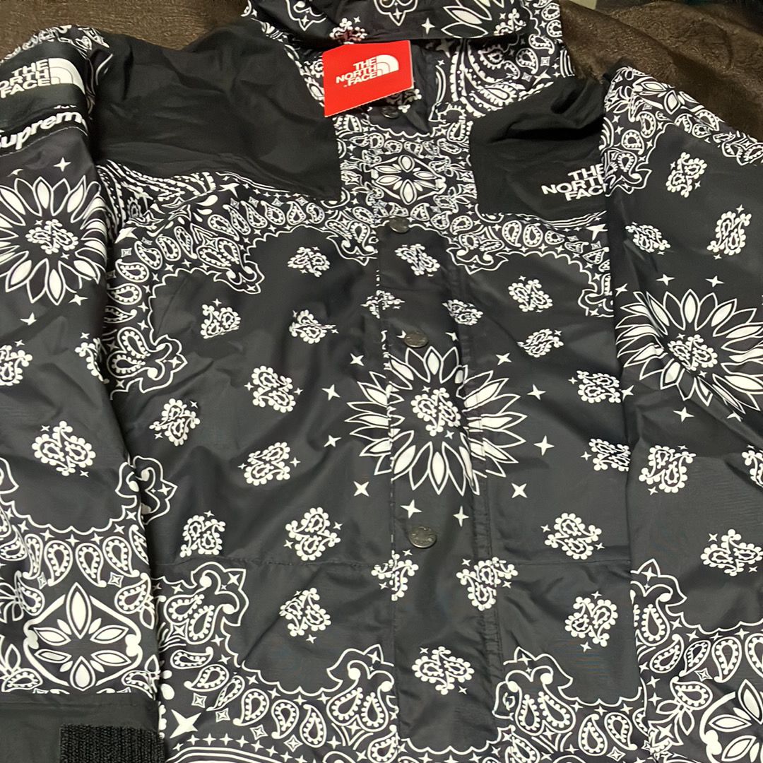 Supreme The North Face Bandana Mountain Parka "Black"