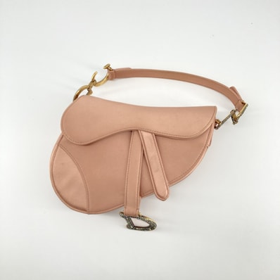 Christian Dior(クリスチャンディオール) サドル ピンクサテン M0455C ハンドバッグ ペールピンク
