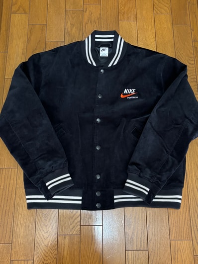 NIKE スタジャン