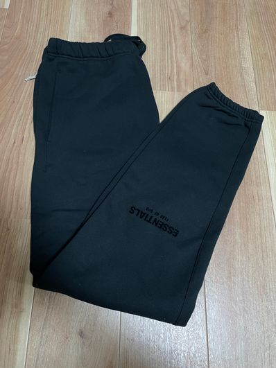 FEAR OF GOD ESSENTIALS BLACK ESS LOGO SWEAT "Stretch Limo"