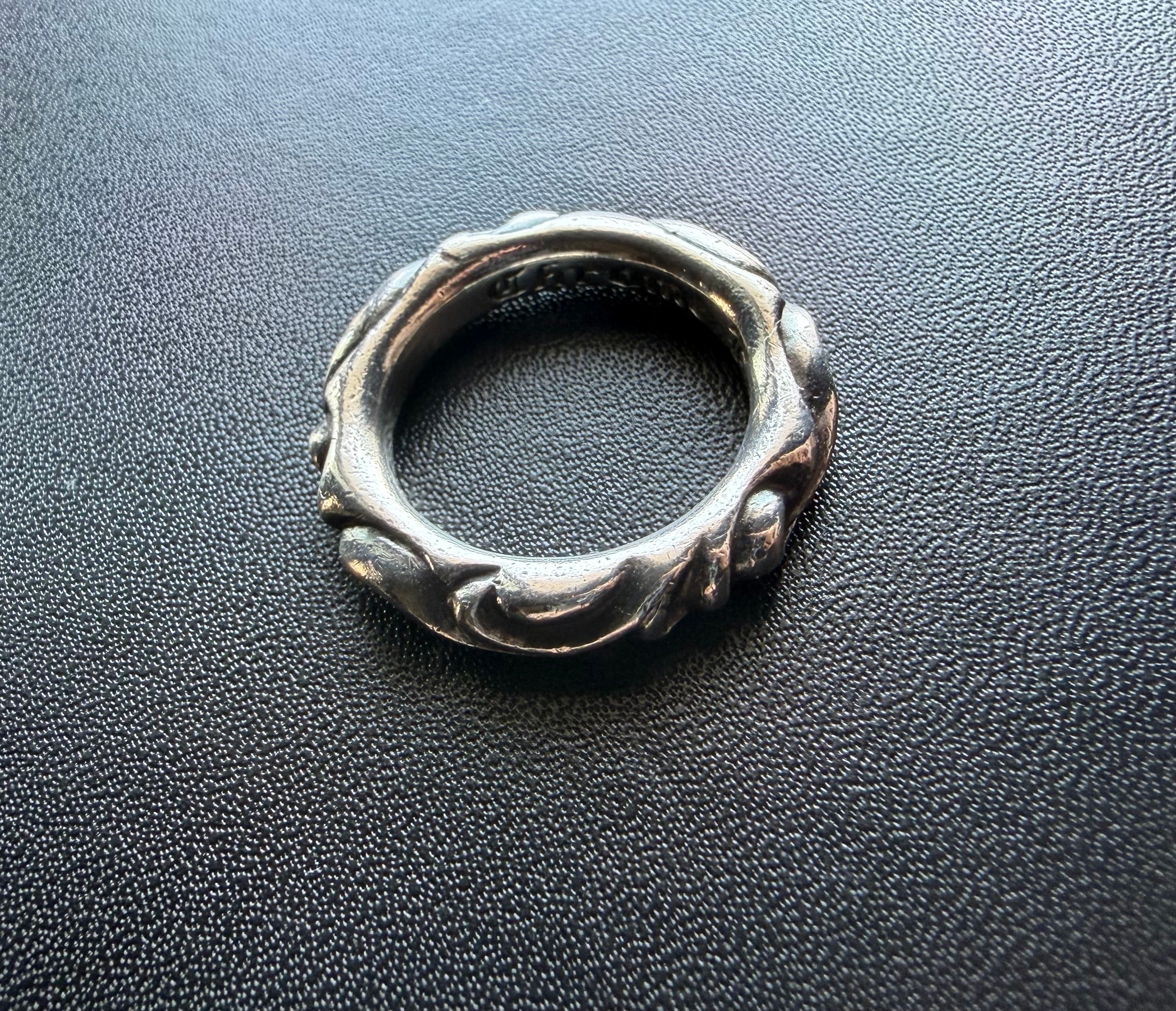 Chrome Hearts Scroll Band Ring "Silver"