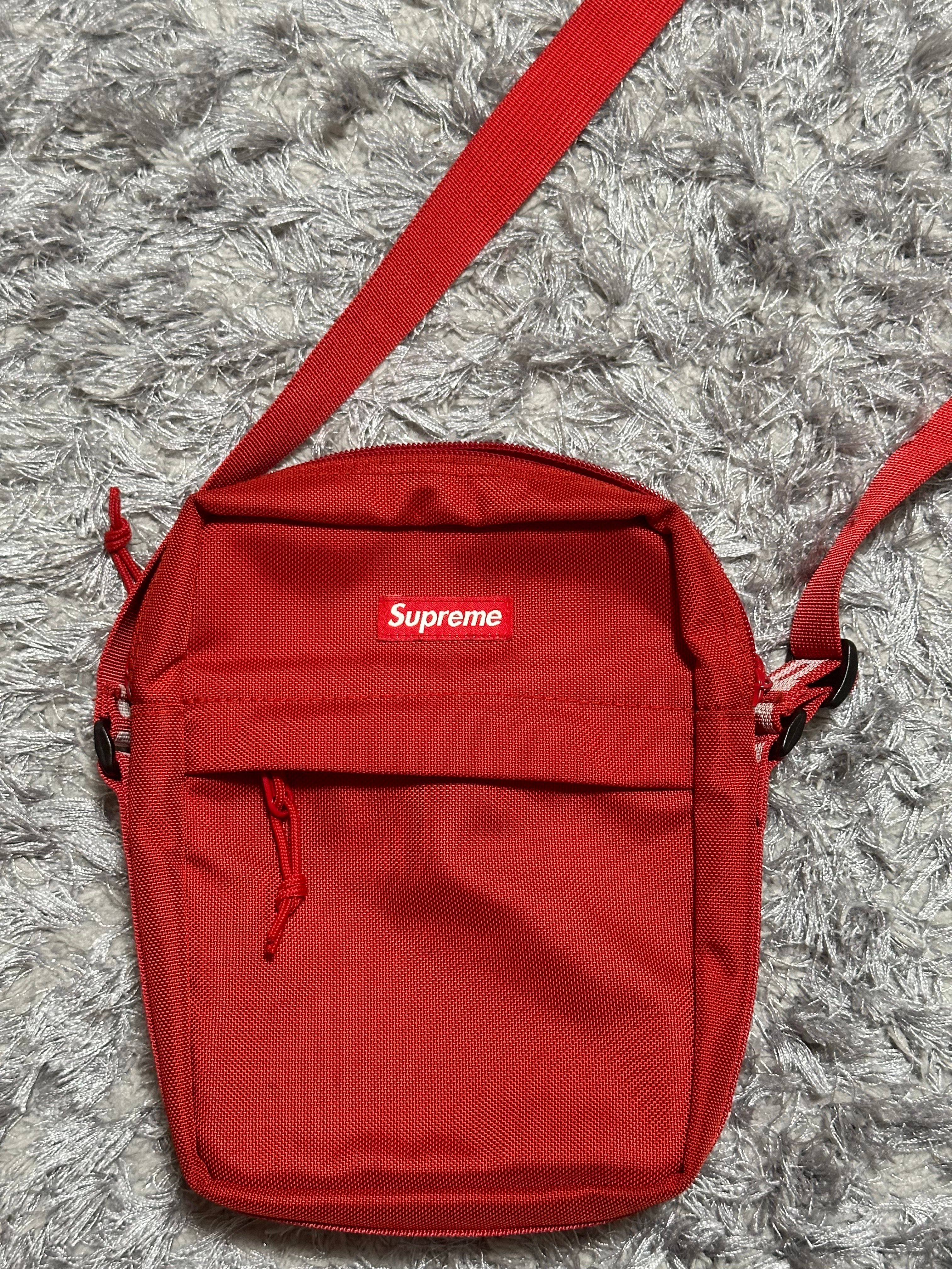 Supreme 18SS Shoulder Bag 