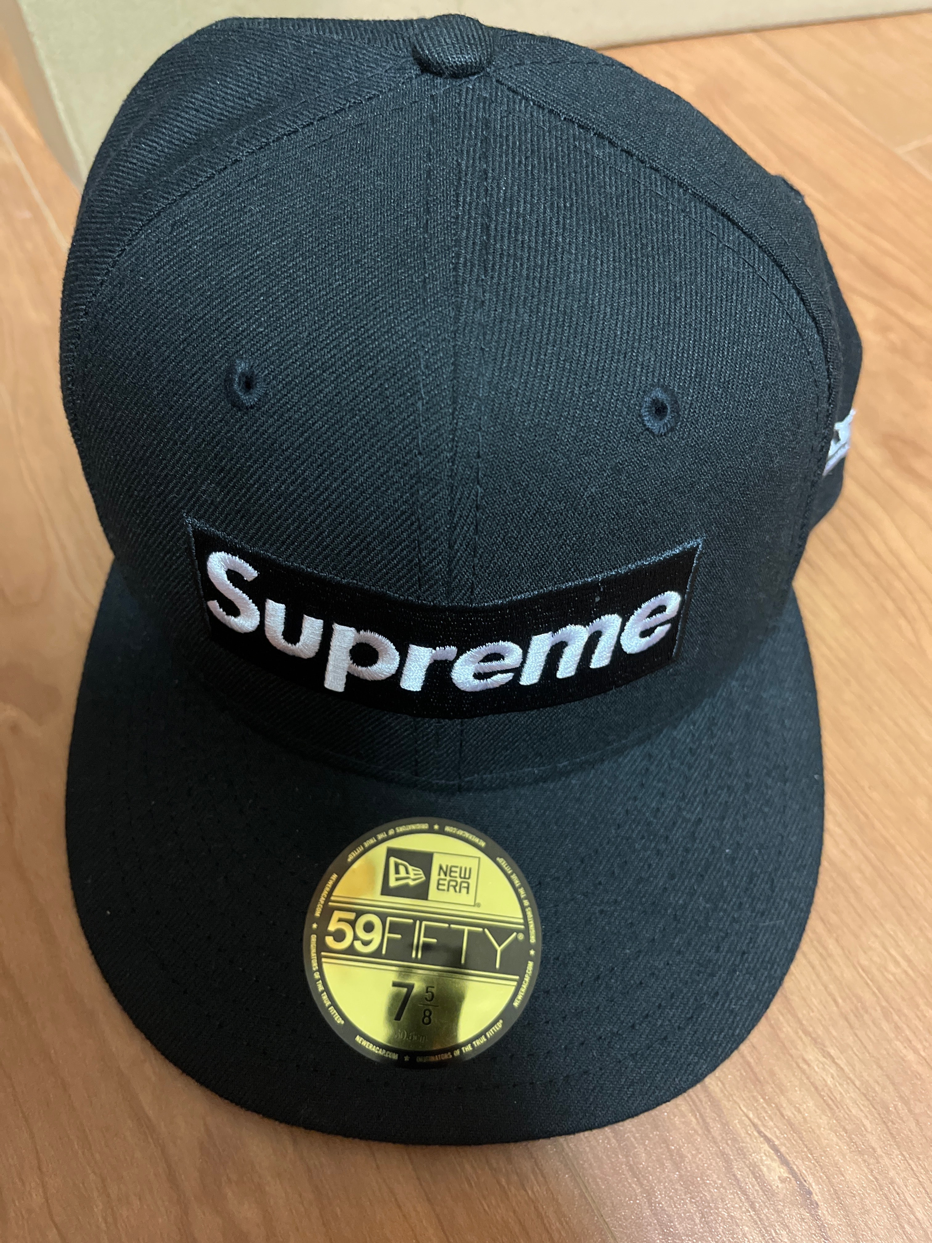 Supreme No Comp Box Logo New Era "Black"