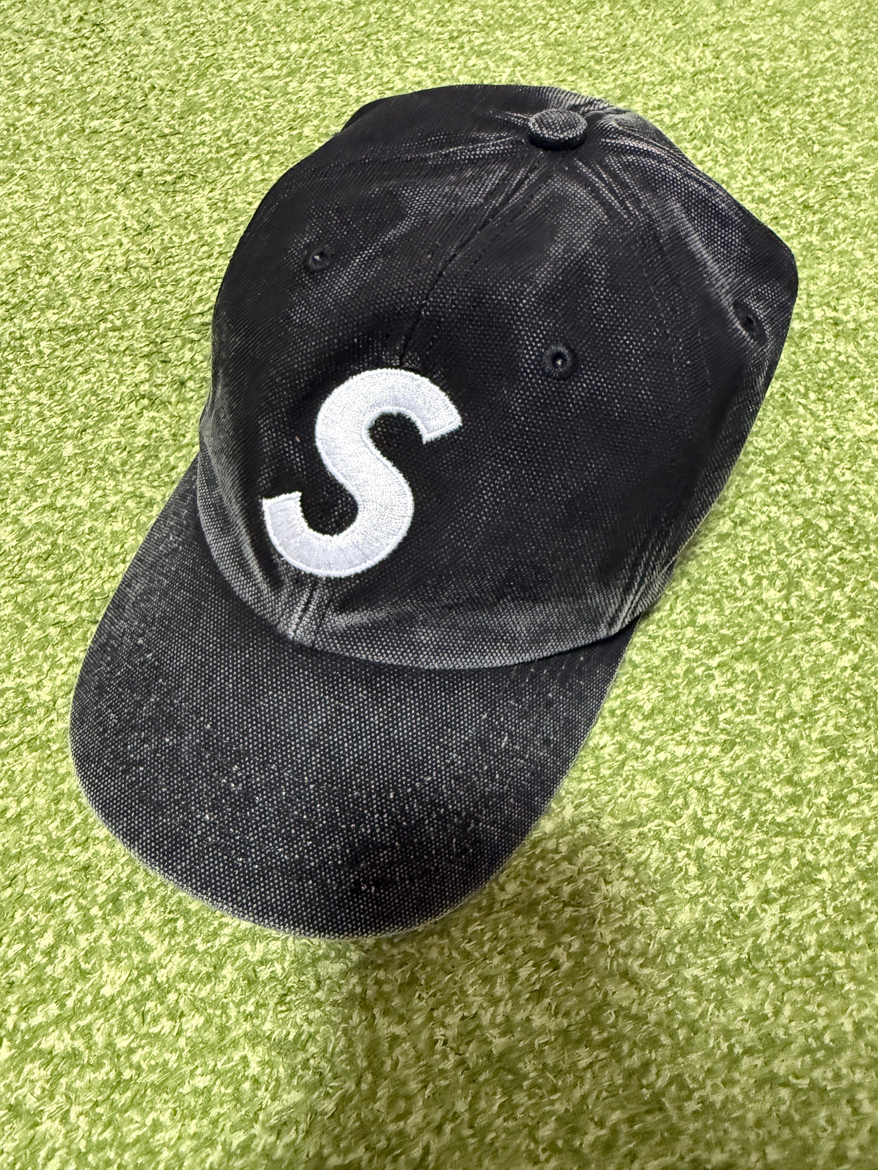 Supreme Pigment S Logo 6-Panel "Black"