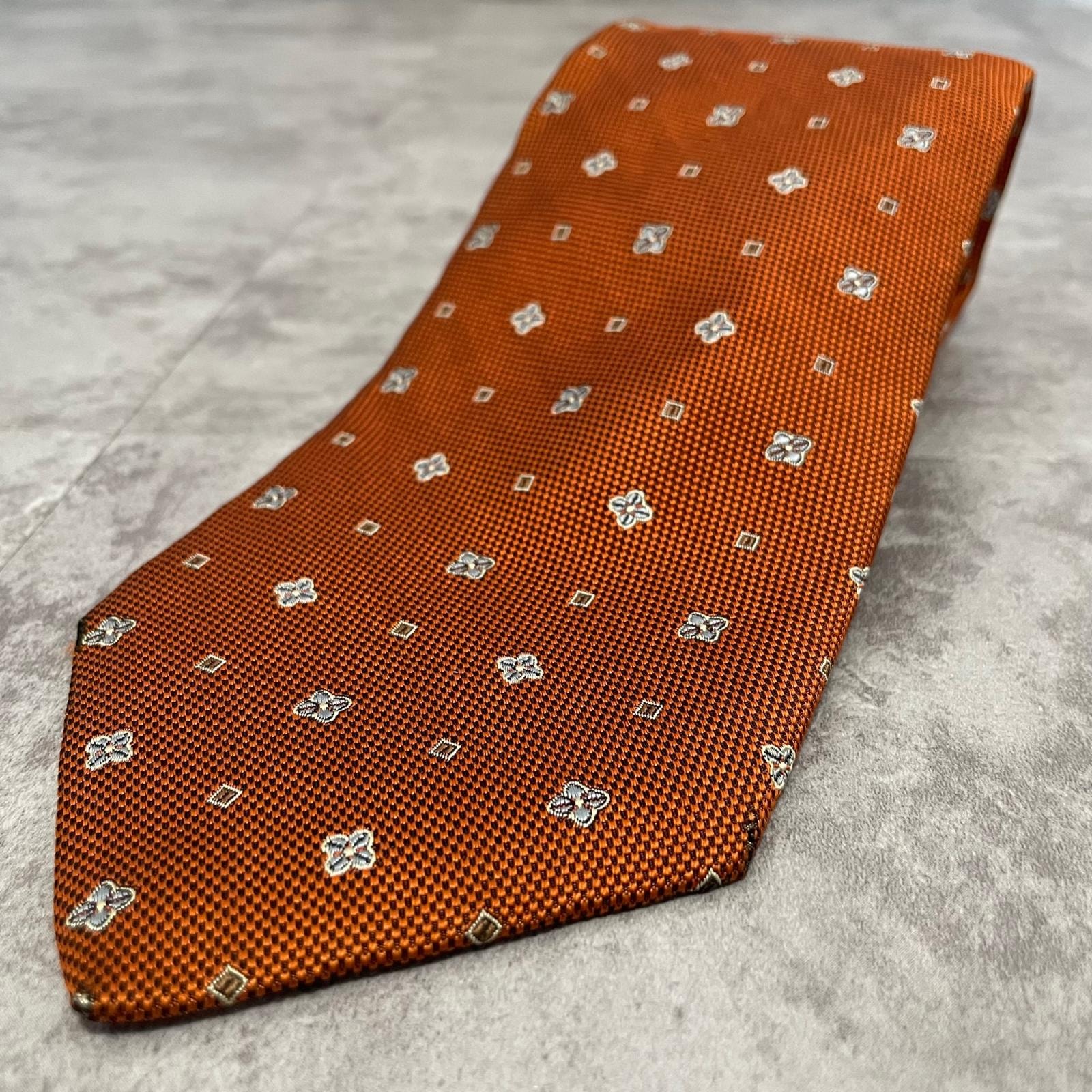 【Brooks Brothers】ブルックスブラザーズ フラワー 小花 スクエア小紋 ジャカード 総柄 ネクタイ オレンジ シルク100% アメリカ製 メンズ