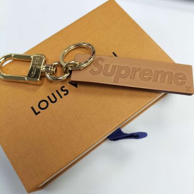 Supreme / Louis Vuitton KeyHolder